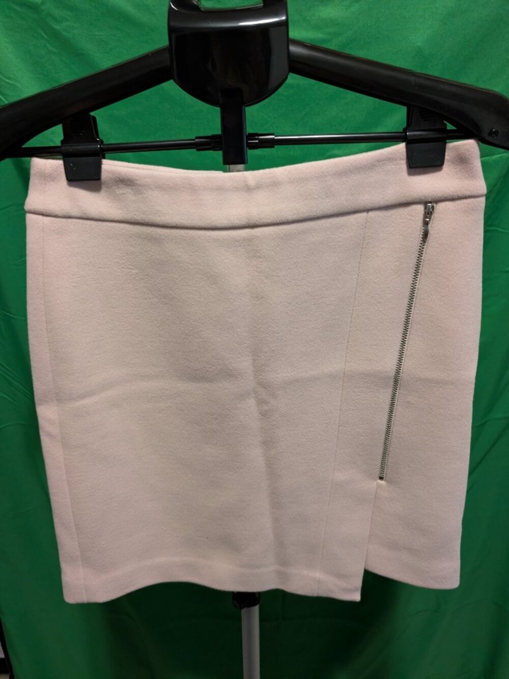 WHITE HOUSE BLACK MARKET-LT. PINK-SOFT FLEECE MINI SKIRT-ASYMMETRICAL ZIP DETAIL